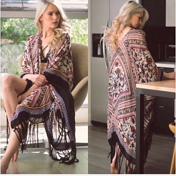 Boho Festival Gypsy Kimono Wrap Beach Coverup Armholes One Size 0-18 Tassels - Picture 3 of 6